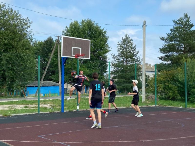 13 августа в д. Новое Овсино состоялся фестиваль по баскетболу, посвящённый Дню физкультурника